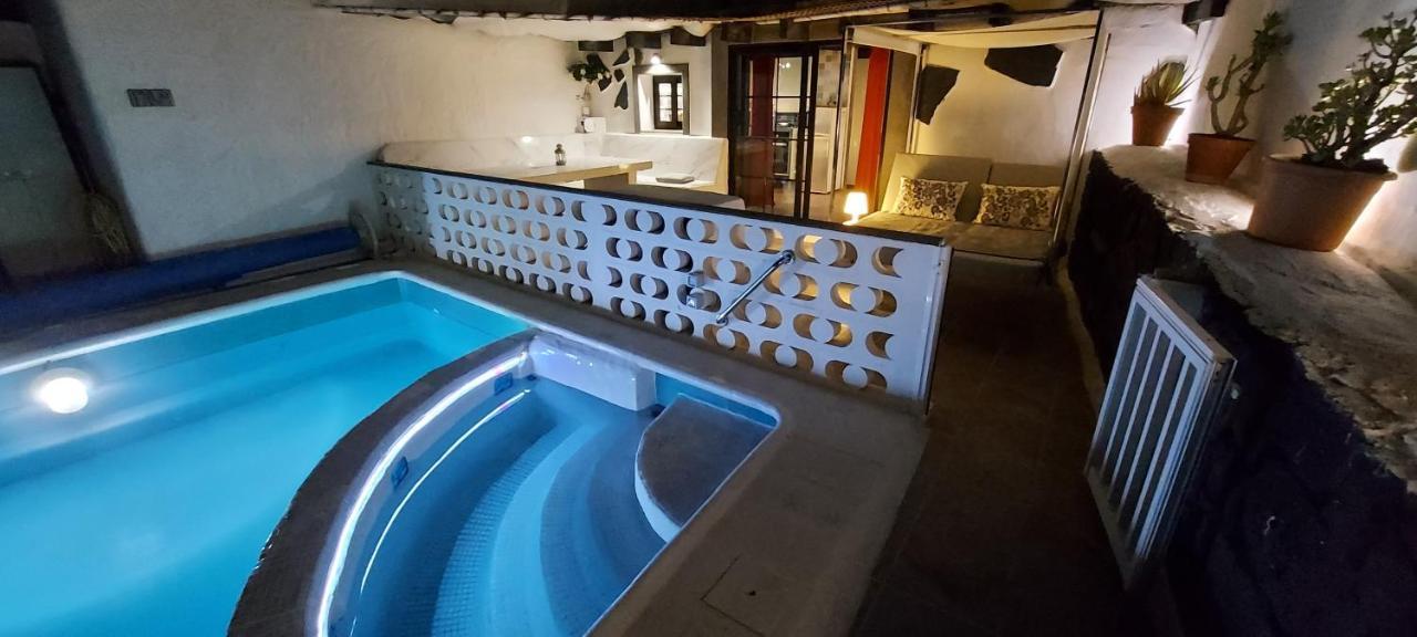 Aloelux Villa !! - Private Villa With Pool , Jacuzzi, Cinema, Massage ,Wonderful View, Art Desing Villa Tías Exterior foto