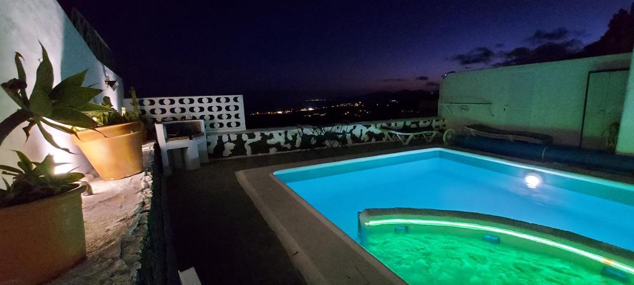 Aloelux Villa !! - Private Villa With Pool , Jacuzzi, Cinema, Massage ,Wonderful View, Art Desing Villa Tías Exterior foto