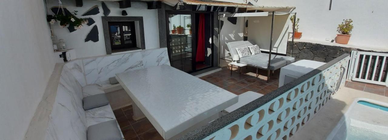Aloelux Villa !! - Private Villa With Pool , Jacuzzi, Cinema, Massage ,Wonderful View, Art Desing Villa Tías Exterior foto
